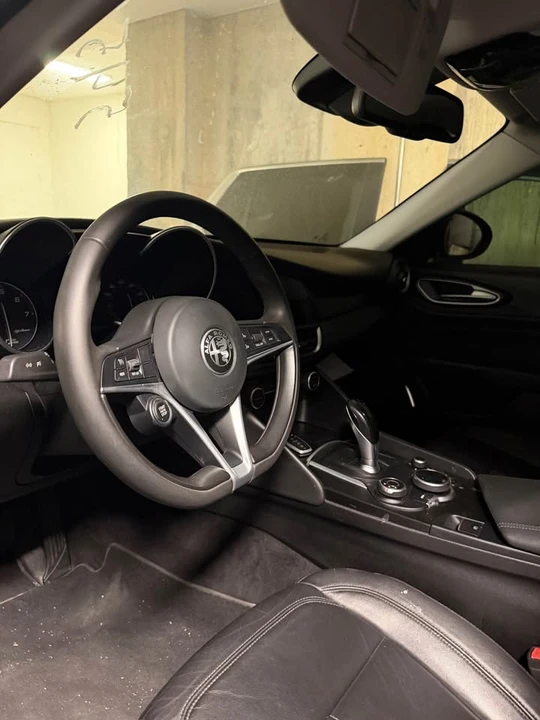 2018 Alfa Romeo Giulia - Image 3 of 5