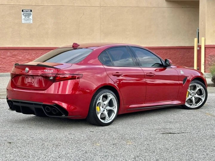 2018 Alfa Romeo Giulia - Image 7 of 20