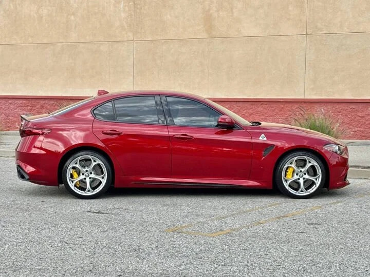 2018 Alfa Romeo Giulia - Image 8 of 20