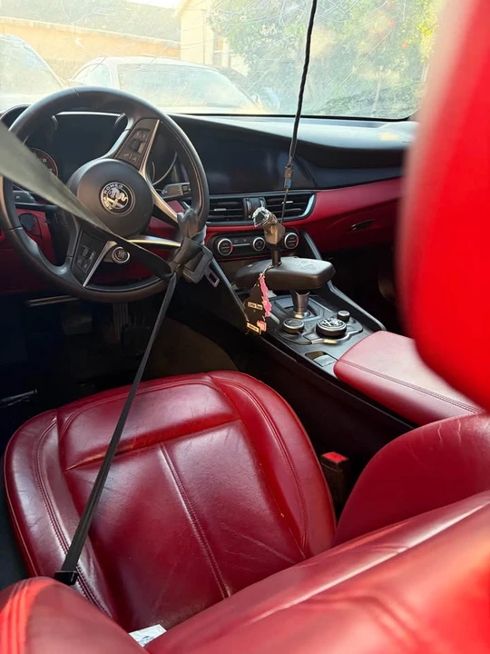2018 Alfa Romeo Giulia - Image 9 of 10