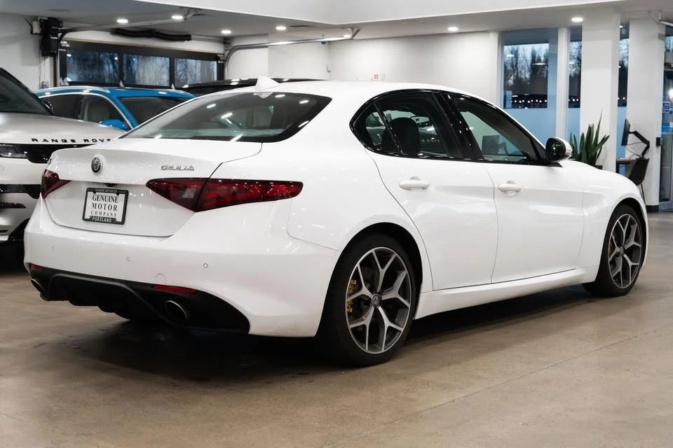 2018 Alfa Romeo Giulia - Image 4 of 10