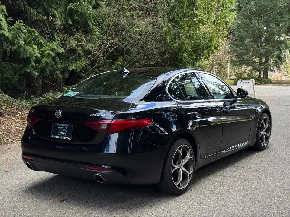 2018 Alfa Romeo Giulia - Image 4 of 17