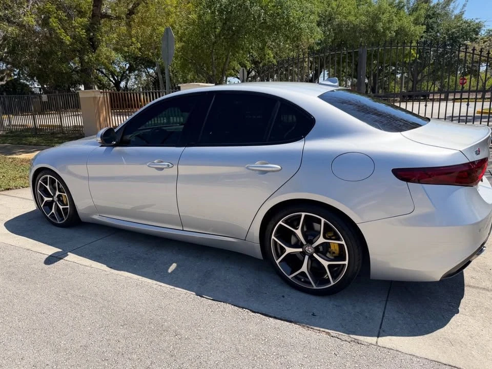 2018 Alfa Romeo Giulia - Image 15 of 20