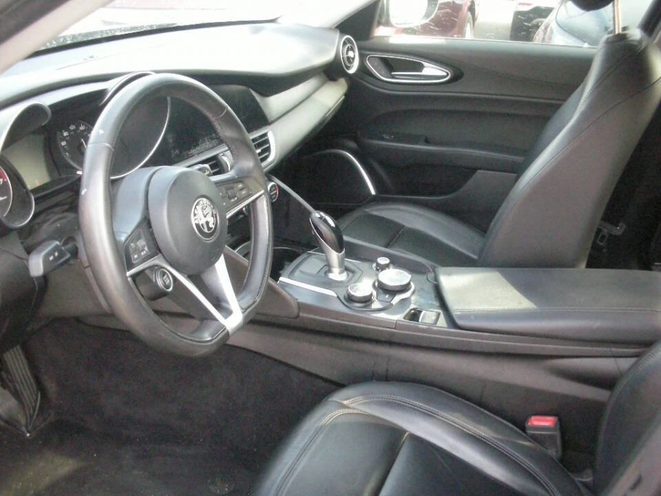 2018 Alfa Romeo Giulia - Image 5 of 7