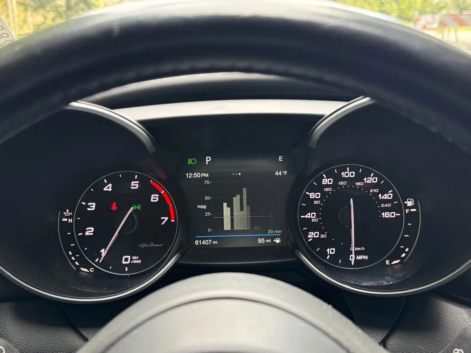2018 Alfa Romeo Giulia - Image 15 of 17