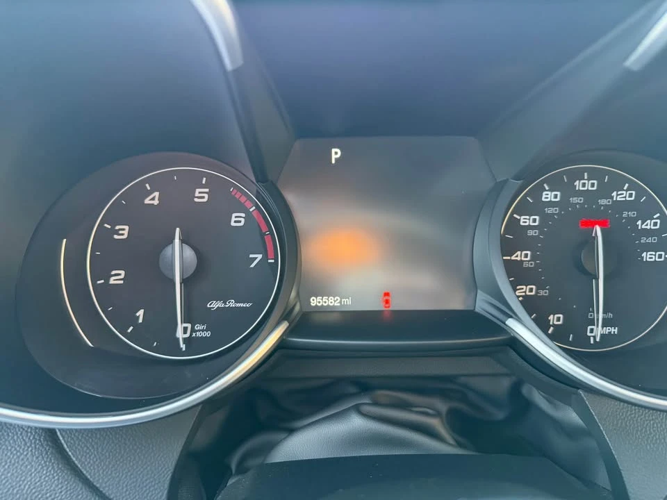 2018 Alfa Romeo Giulia - Image 13 of 16