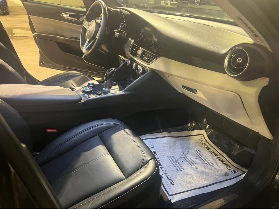 2018 Alfa Romeo Giulia - Image 9 of 15