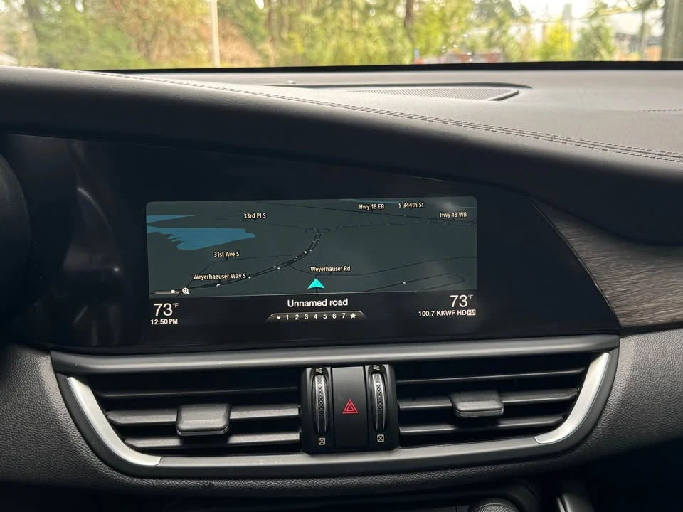 2018 Alfa Romeo Giulia - Image 11 of 17