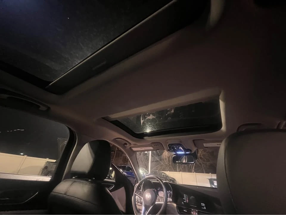 2018 Alfa Romeo Giulia - Image 11 of 15