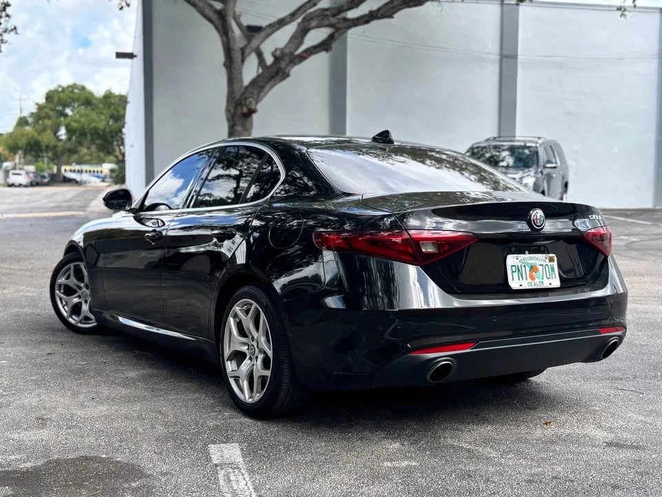 2018 Alfa Romeo Giulia - Image 6 of 15