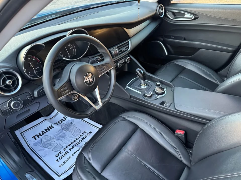 2018 Alfa Romeo Giulia - Image 15 of 16