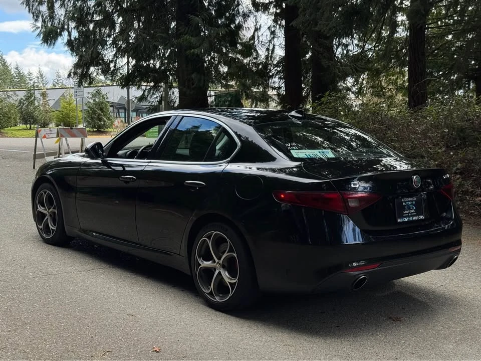 2018 Alfa Romeo Giulia - Image 6 of 17