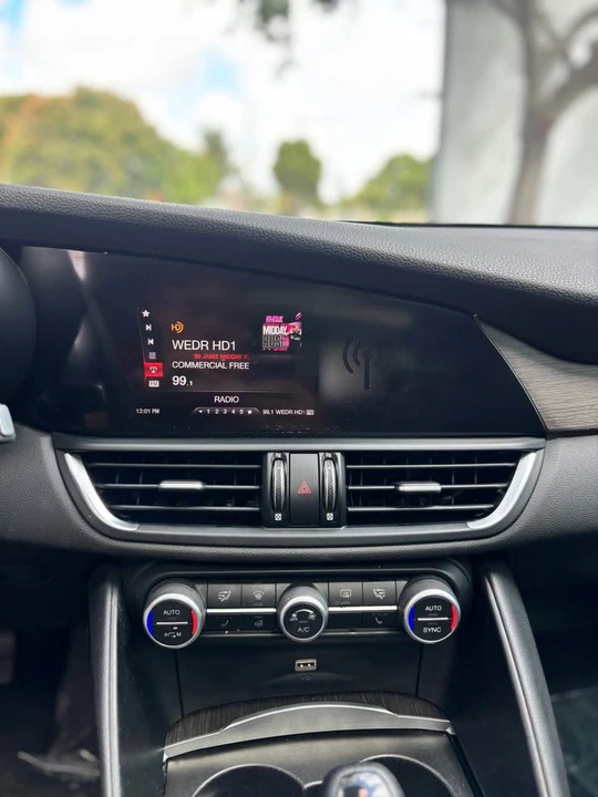 2018 Alfa Romeo Giulia - Image 13 of 15