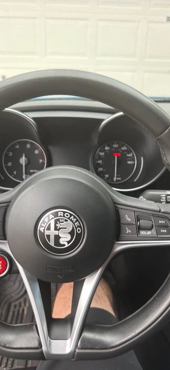 2018 Alfa Romeo Giulia - Image 5 of 8