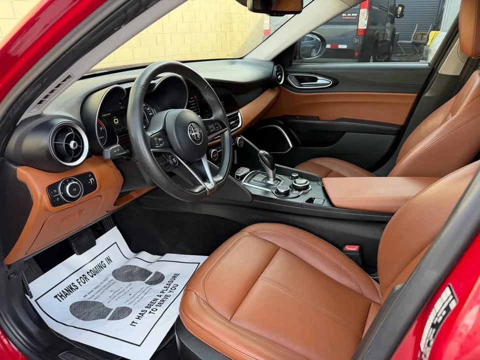 2018 Alfa Romeo Giulia - Image 10 of 17