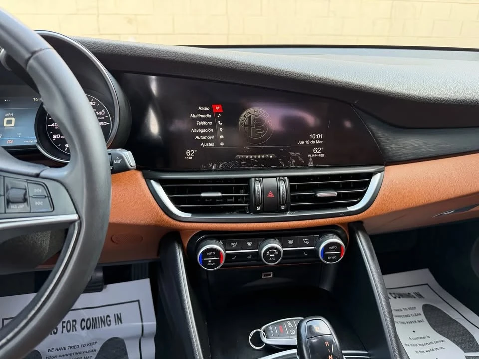 2018 Alfa Romeo Giulia - Image 8 of 17