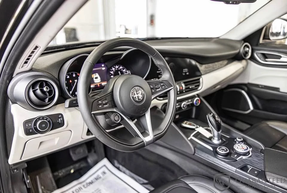 2018 Alfa Romeo Giulia - Image 5 of 9