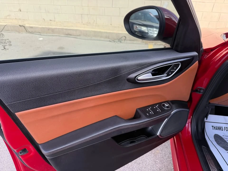 2018 Alfa Romeo Giulia - Image 11 of 17