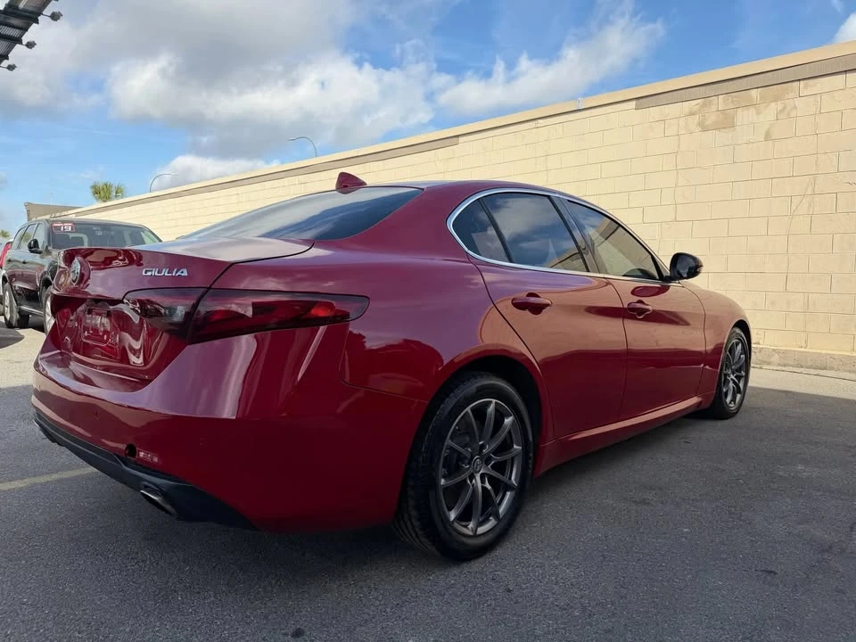 2018 Alfa Romeo Giulia - Image 6 of 17