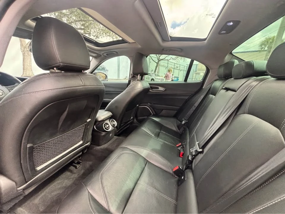 2018 Alfa Romeo Giulia - Image 8 of 15