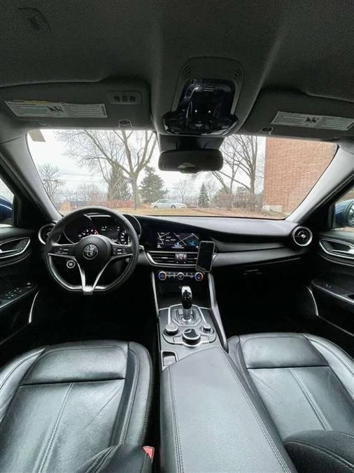 2018 Alfa Romeo Giulia - Image 11 of 19