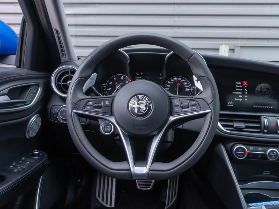 2018 Alfa Romeo Giulia - Image 17 of 20