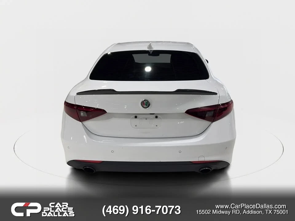 2018 Alfa Romeo Giulia - Image 9 of 19