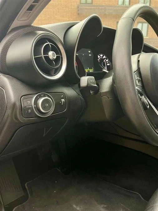 2018 Alfa Romeo Giulia - Image 18 of 19