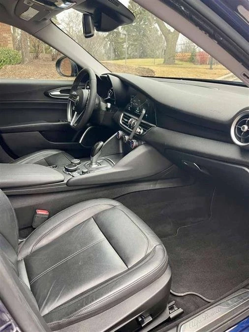 2018 Alfa Romeo Giulia - Image 19 of 19