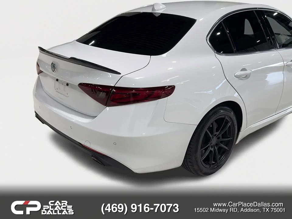 2018 Alfa Romeo Giulia - Image 12 of 19