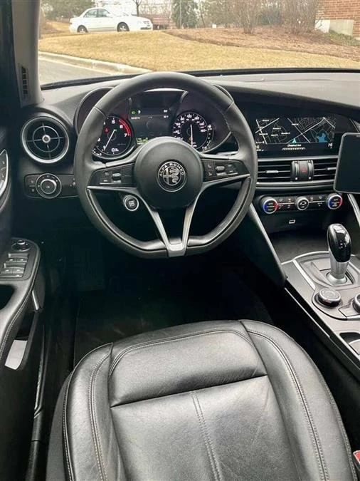 2018 Alfa Romeo Giulia - Image 10 of 19