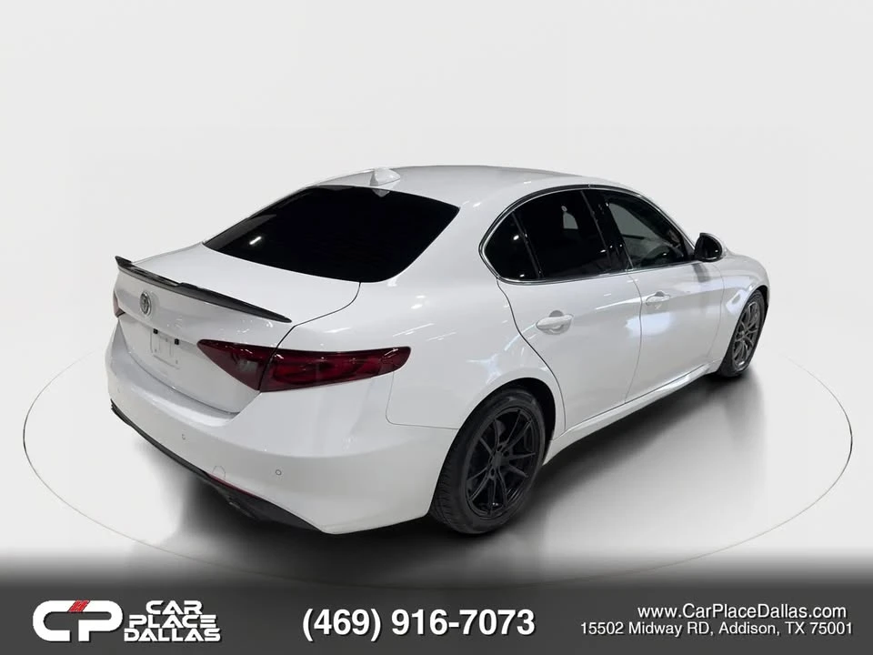 2018 Alfa Romeo Giulia - Image 11 of 19