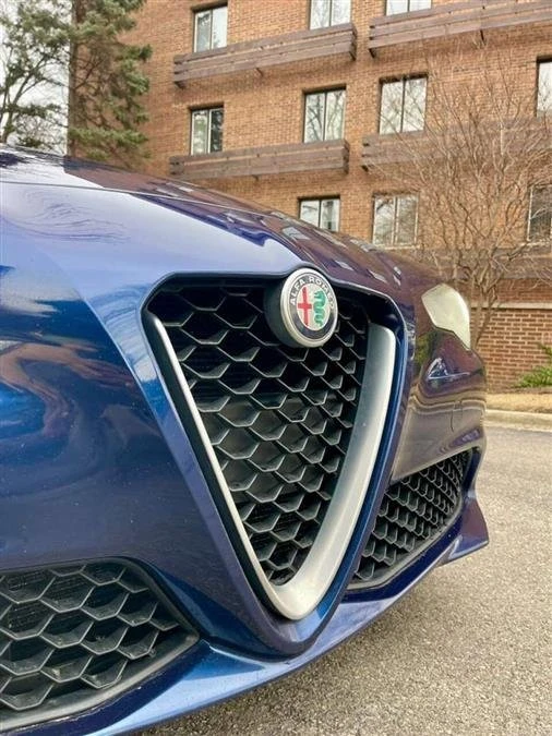 2018 Alfa Romeo Giulia - Image 9 of 19