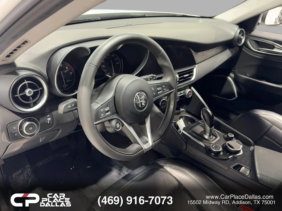 2018 Alfa Romeo Giulia - Image 17 of 19