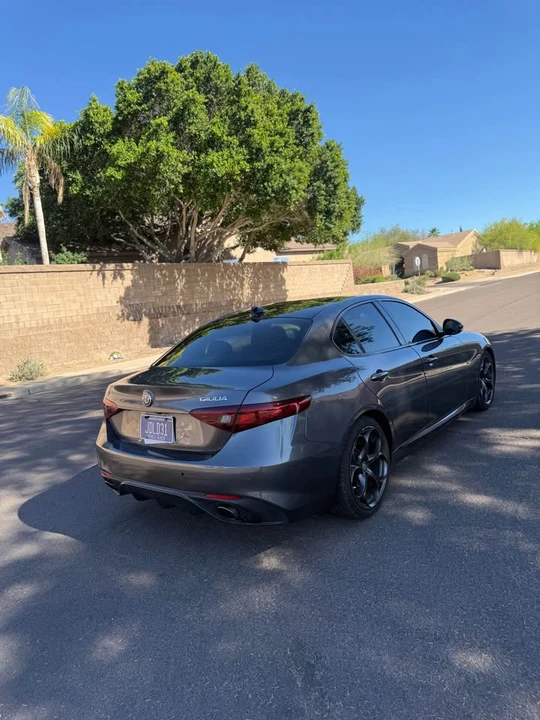 2018 Alfa Romeo Giulia - Image 5 of 13