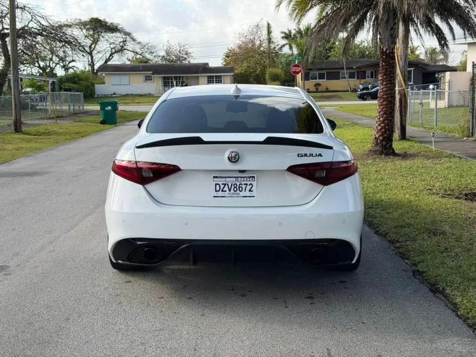 2018 Alfa Romeo Giulia - Image 5 of 17