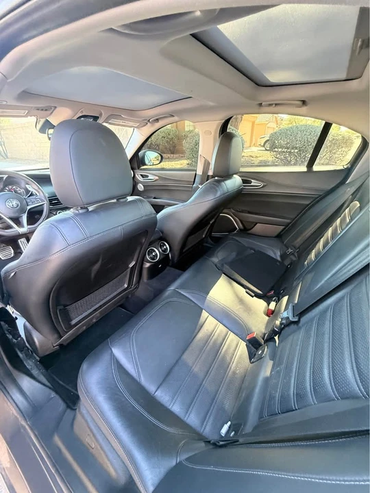 2018 Alfa Romeo Giulia - Image 9 of 13