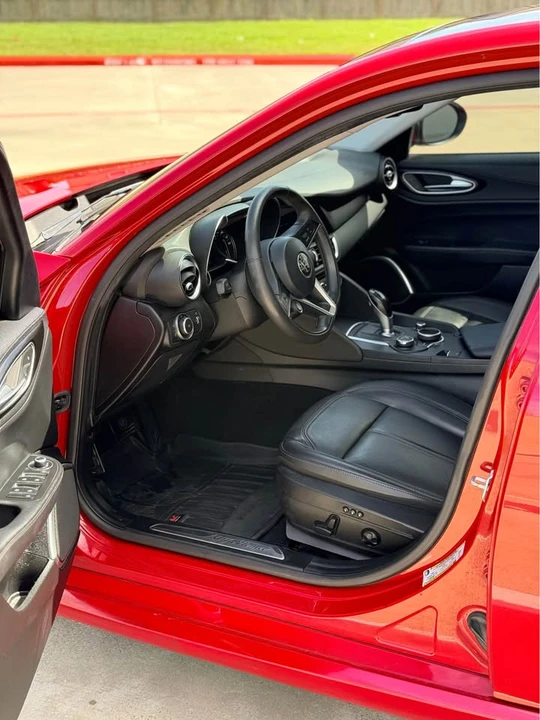 2018 Alfa Romeo Giulia - Image 7 of 8