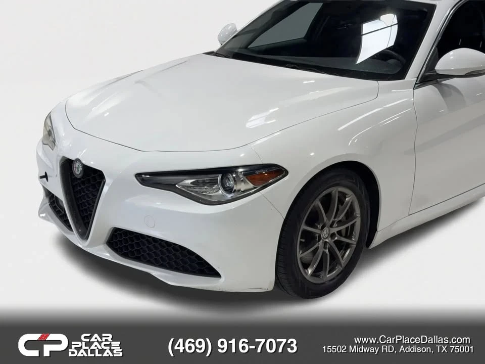 2018 Alfa Romeo Giulia - Image 5 of 19