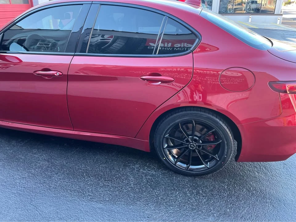 2018 Alfa Romeo Giulia - Image 10 of 11