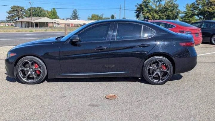 2018 Alfa Romeo Giulia - Image 7 of 16