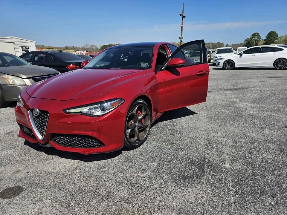 2018 Alfa Romeo Giulia - Image 5 of 8