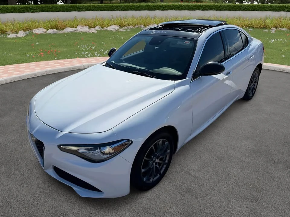 2018 Alfa Romeo Giulia - Image 10 of 20