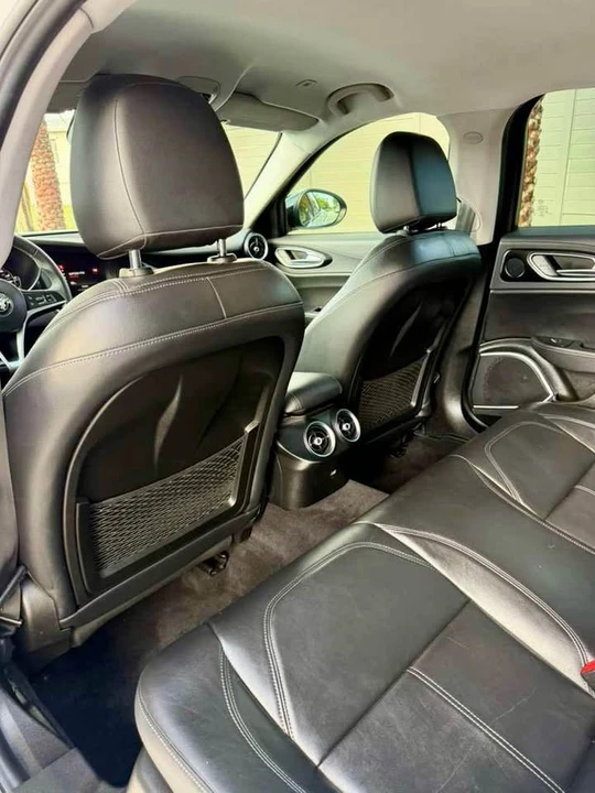 2018 Alfa Romeo Giulia - Image 11 of 17