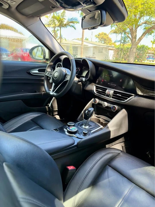2018 Alfa Romeo Giulia - Image 8 of 11
