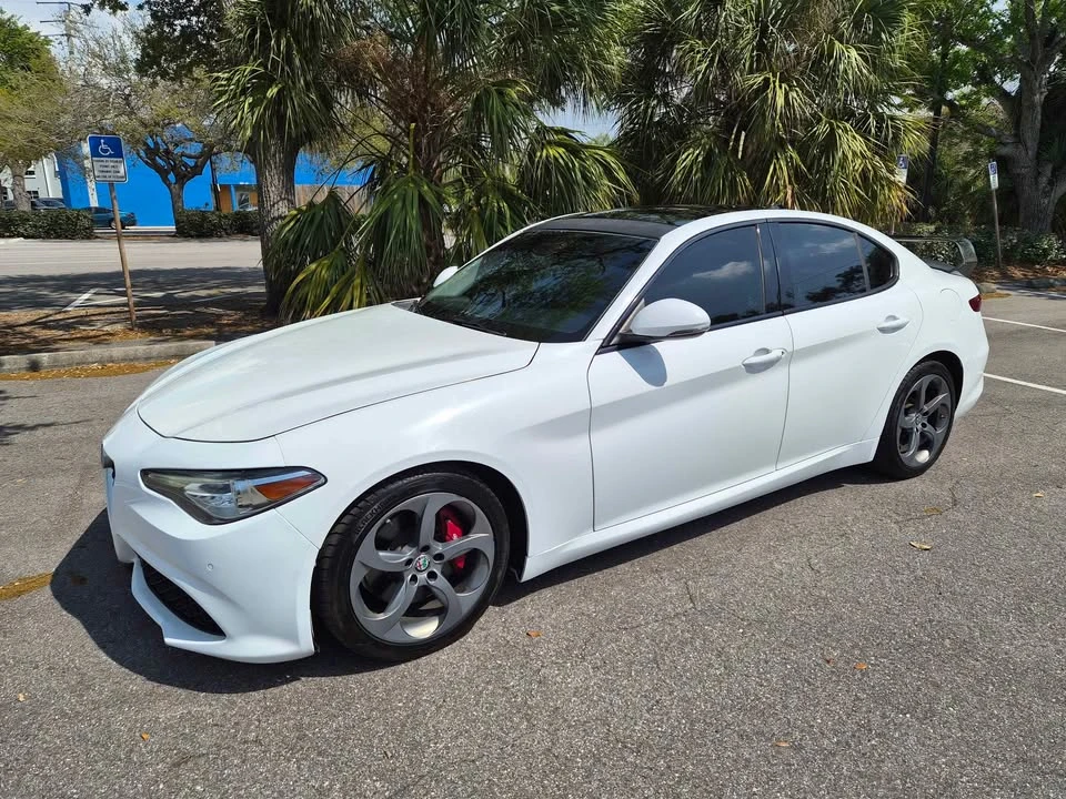 2018 Alfa Romeo Giulia - Image 6 of 16