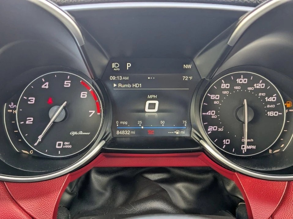 2018 Alfa Romeo Giulia - Image 15 of 20