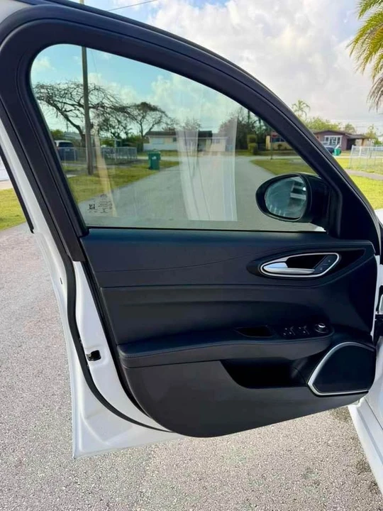 2018 Alfa Romeo Giulia - Image 9 of 17