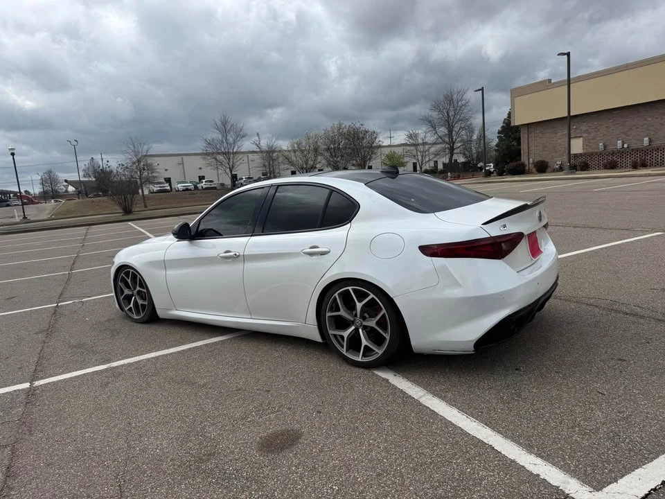 2018 Alfa Romeo Giulia - Image 5 of 12