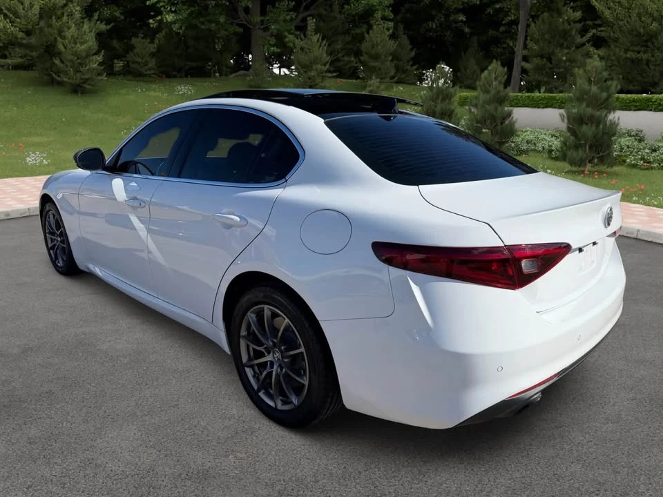 2018 Alfa Romeo Giulia - Image 7 of 20